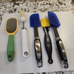 5 Pastry / Cooking Utensils 