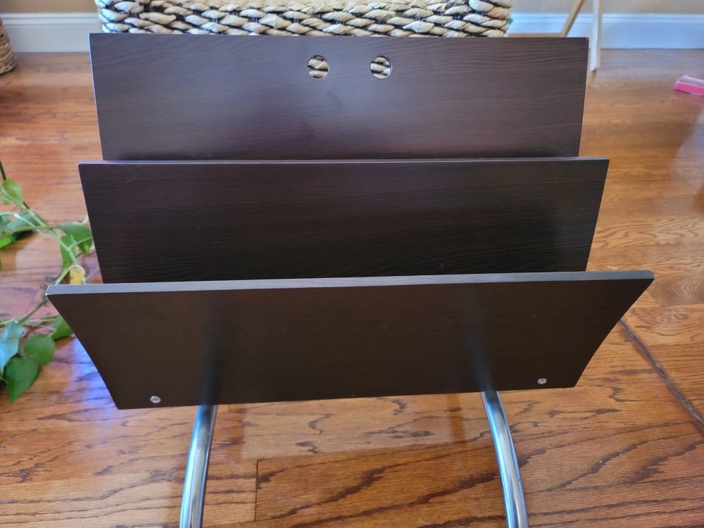 Magazine/newspaper Rack