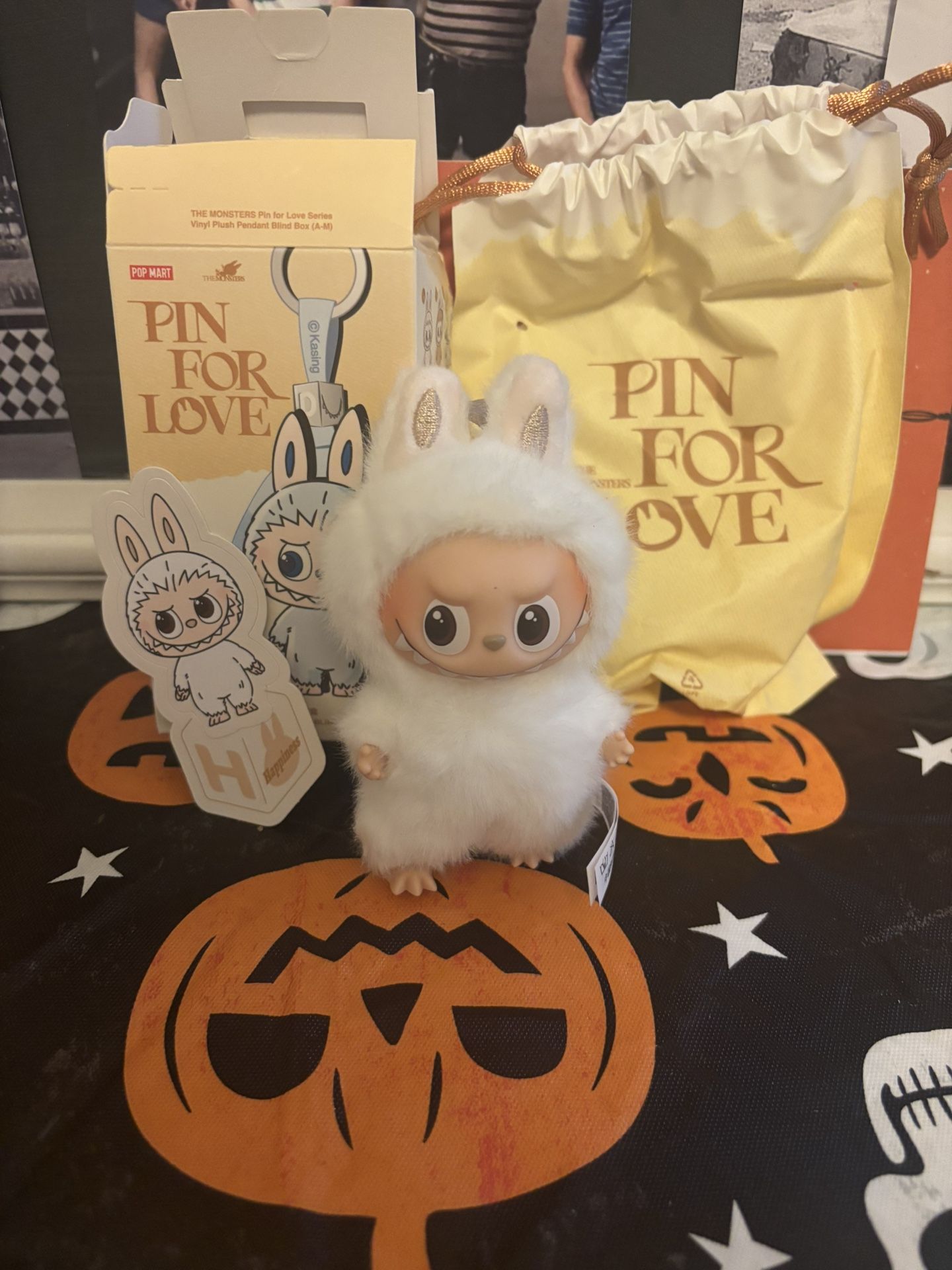 Confirmed H Pin For Love Labubu 