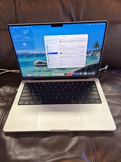 AppleMacBook Pro M3 14” 11 Core CPU Laptop