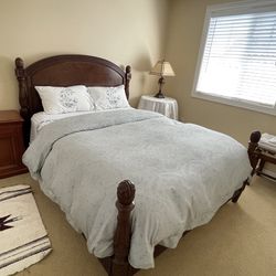 High End Queen Bed And Mattress Reduced 