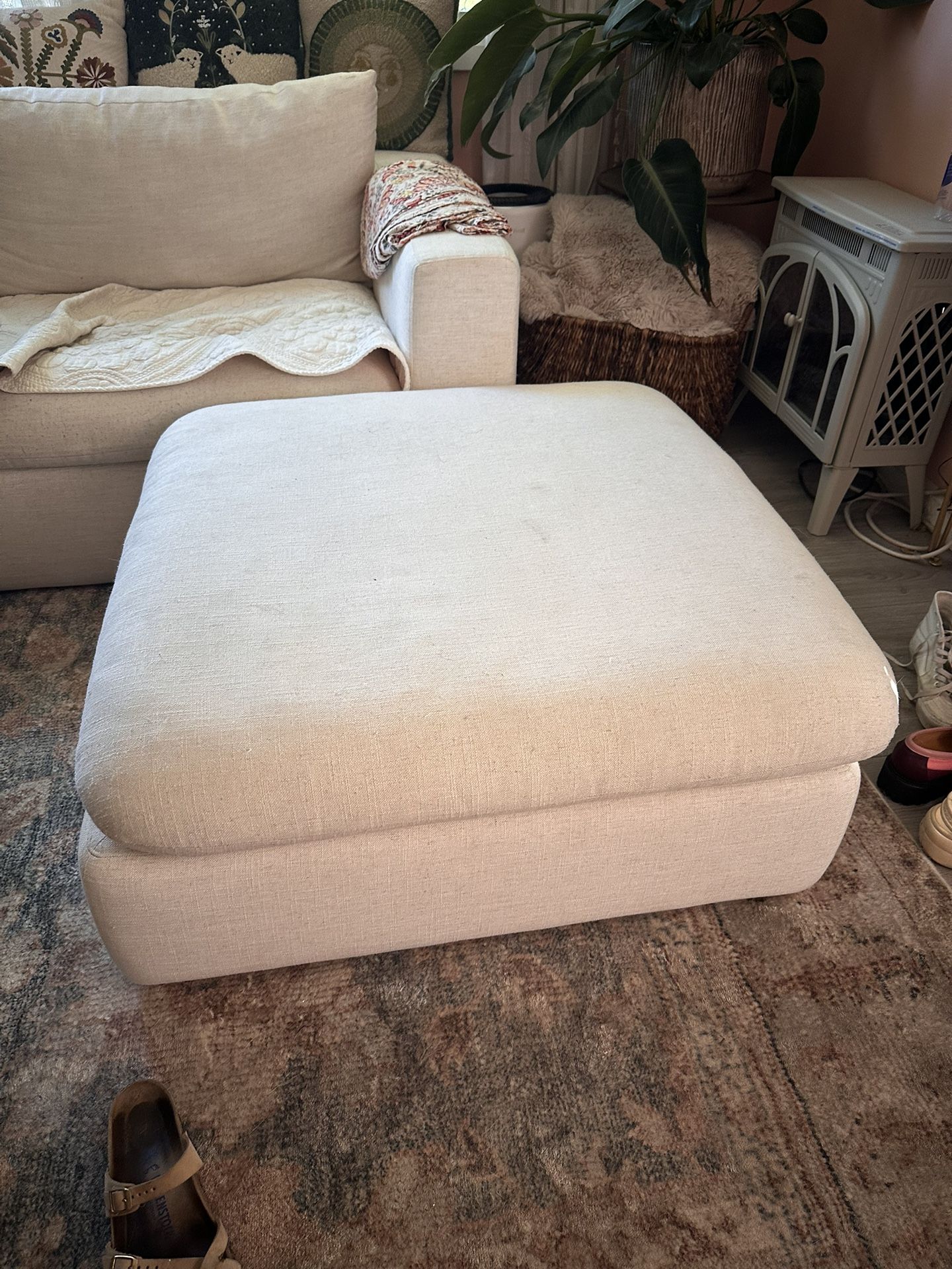 Castlery Dawson Ottoman 36.5"