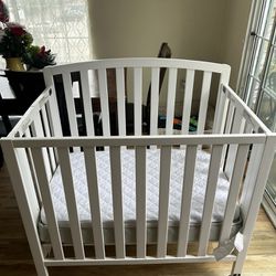 Foldable Baby Crib 
