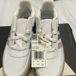 BREAKNET LIFESTYLE COURT LACE SHOES size 4 K