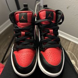Jordan 1s (KIDS)