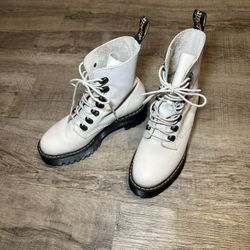 Dr Marten Leona Rare Beige Color