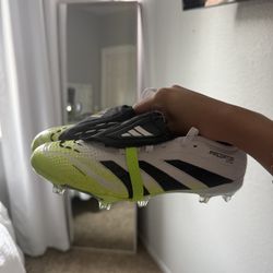 soccer cleats / predator pros ft fg