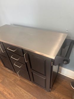 Rolling kitchen  island