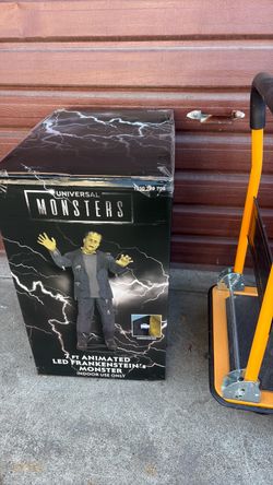 Universal Monsters 7 Ft Animated Frankenstein LED Figure