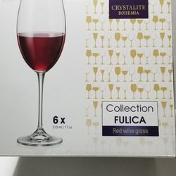 Crystalite Bohemia Fulica Collection.$60 value. 1 glass a is little shorter. $15