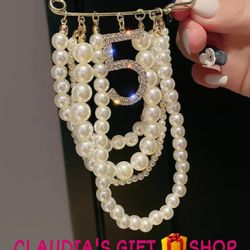 Beautiful Inspired Broches 