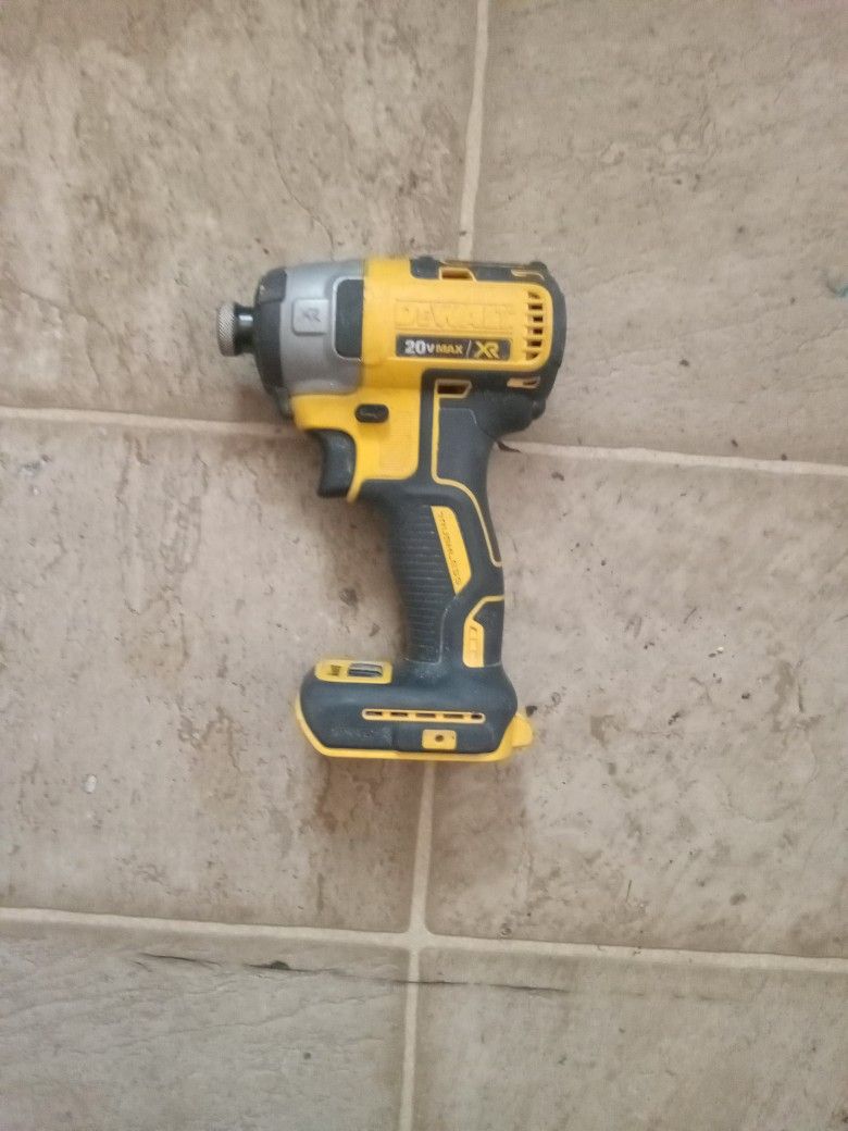 Dewalt DCF887 1/4" Cordless Impact Driver 20v Brushless Type 3