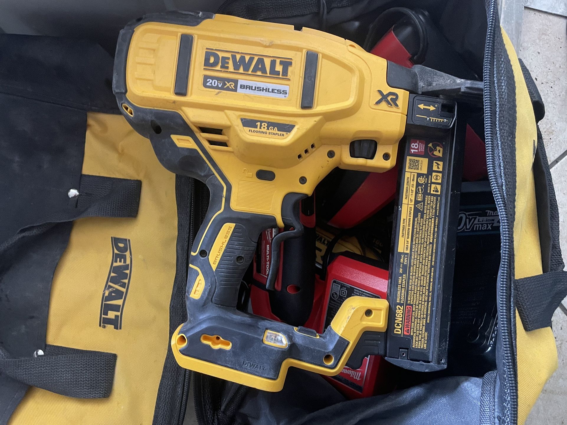 Dewalt nail gun 20v