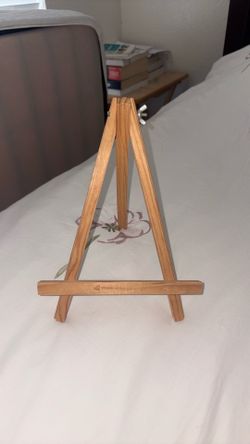 Small board stand for kids