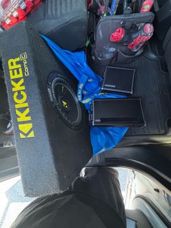 Kicker Comp C Subwoofer System AMPs included