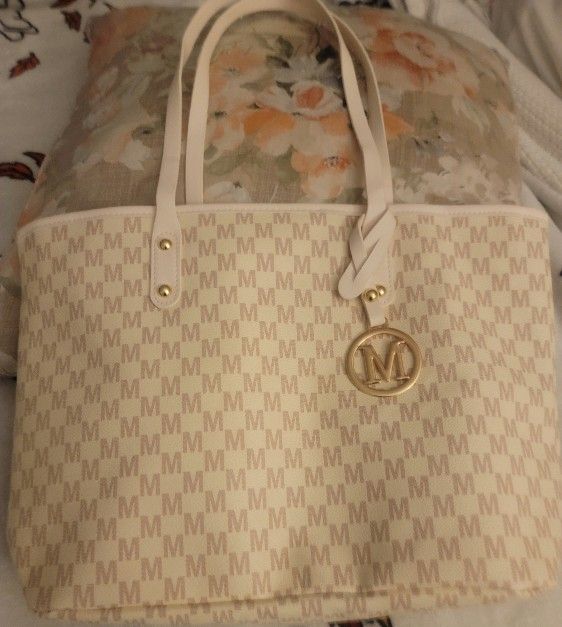 LADIES SHOULDERS BAG
