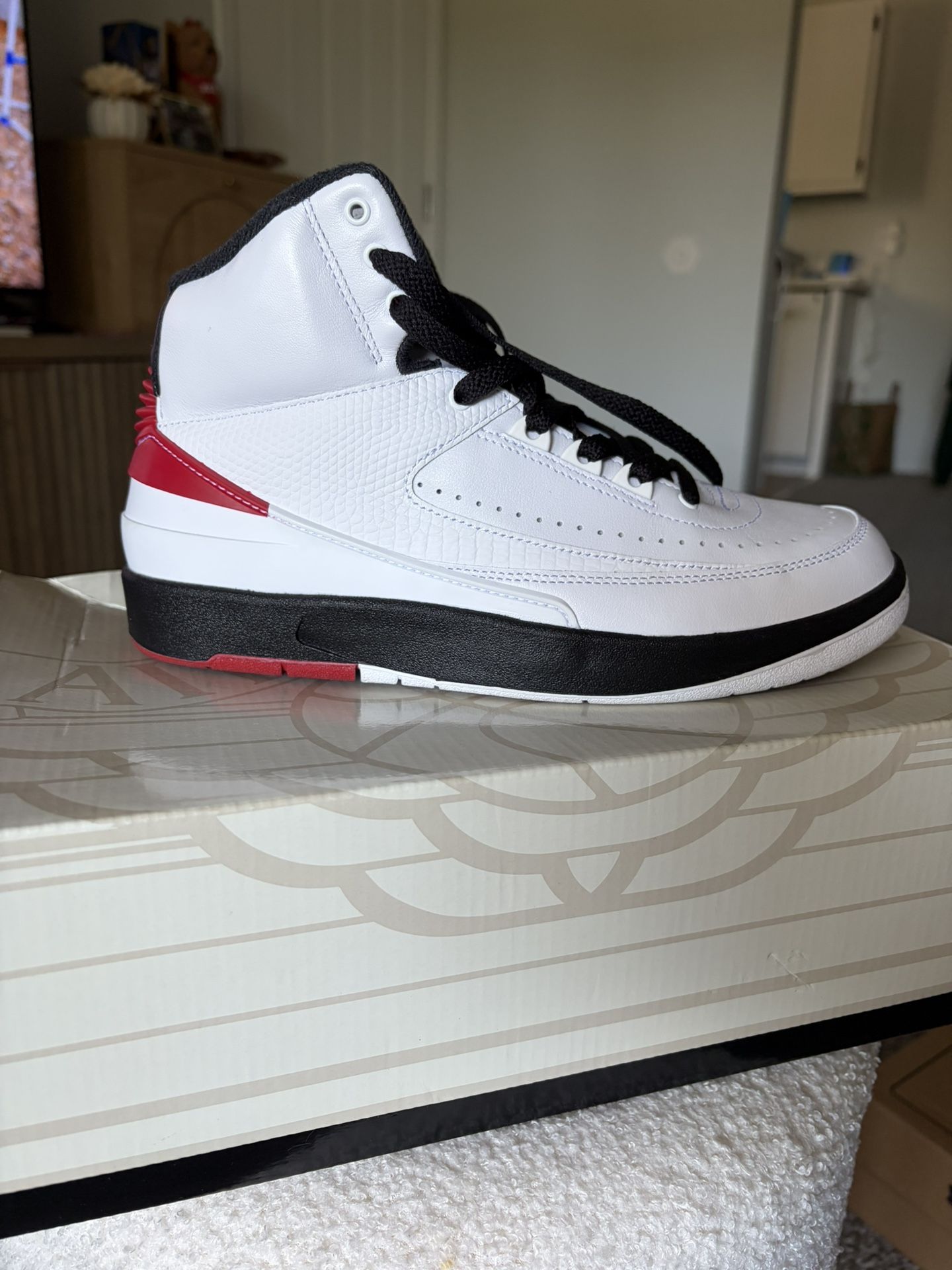 Jordan 2 WMNS 8.5