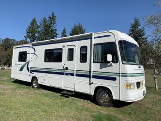 1999 Thor Hurricane 33’ Motor Home