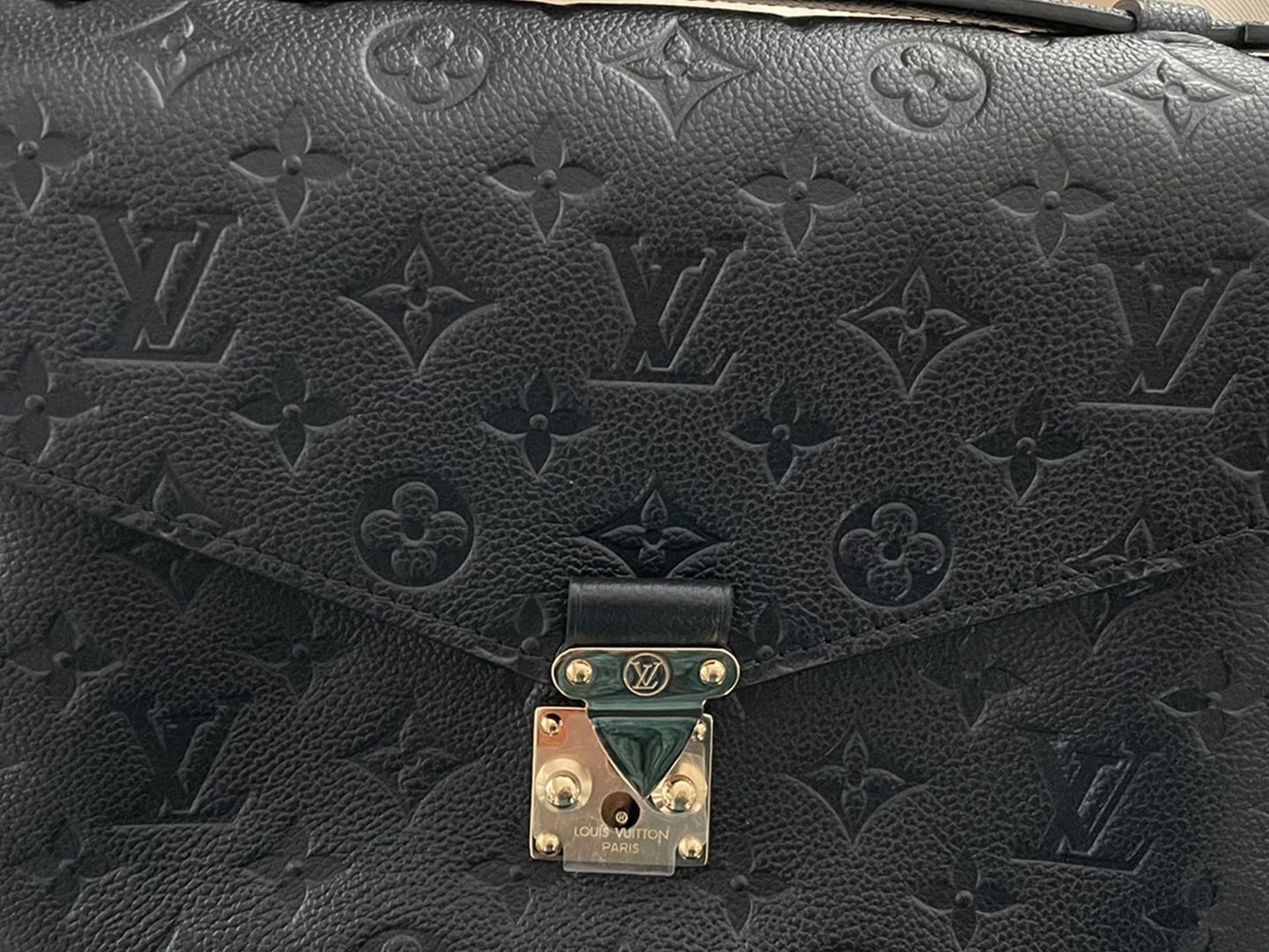 LOUIS VUITTON Black Monogram Empreinte Leather Pochette Metis Bag