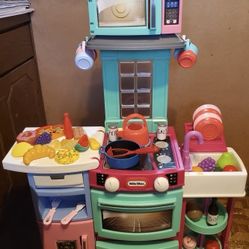 Little Tikes play kitchen 