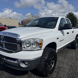 2007 Dodge Ram 1500 SLT Quad Cab 4x4 Pickup 	•	1 Owner 	•	Hemi V8 Engine 	•	Automatic Transmission 	•	Quad Cab – 6 1/4 ft Bed 	•	4x4 	•	Brand New Tire