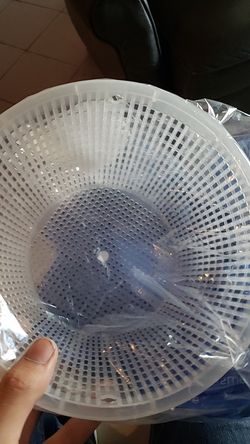 Pool skimmer basket