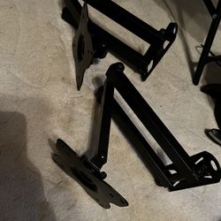 2 tv or monitor mounts 