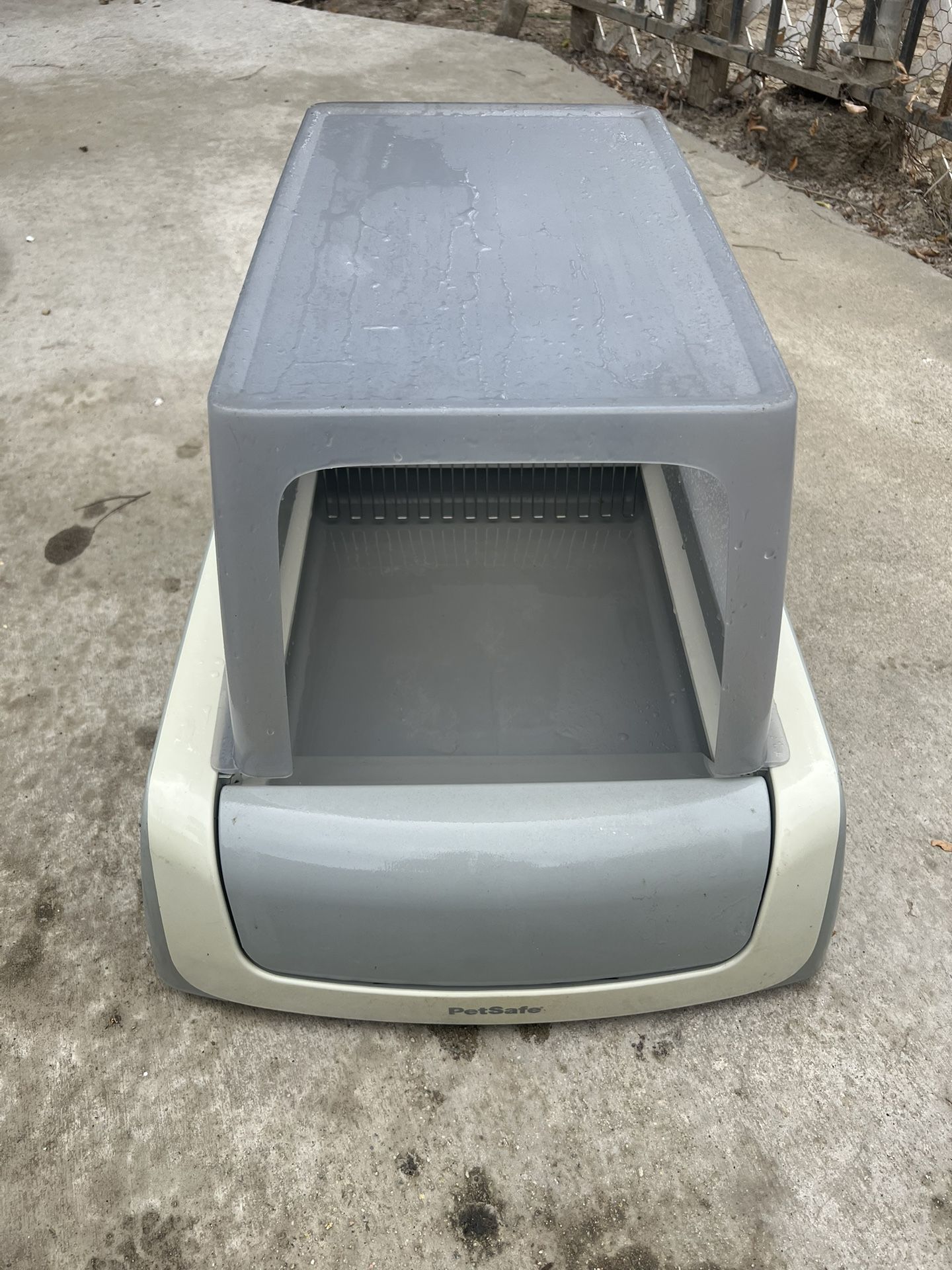 Petsafe Litter Box