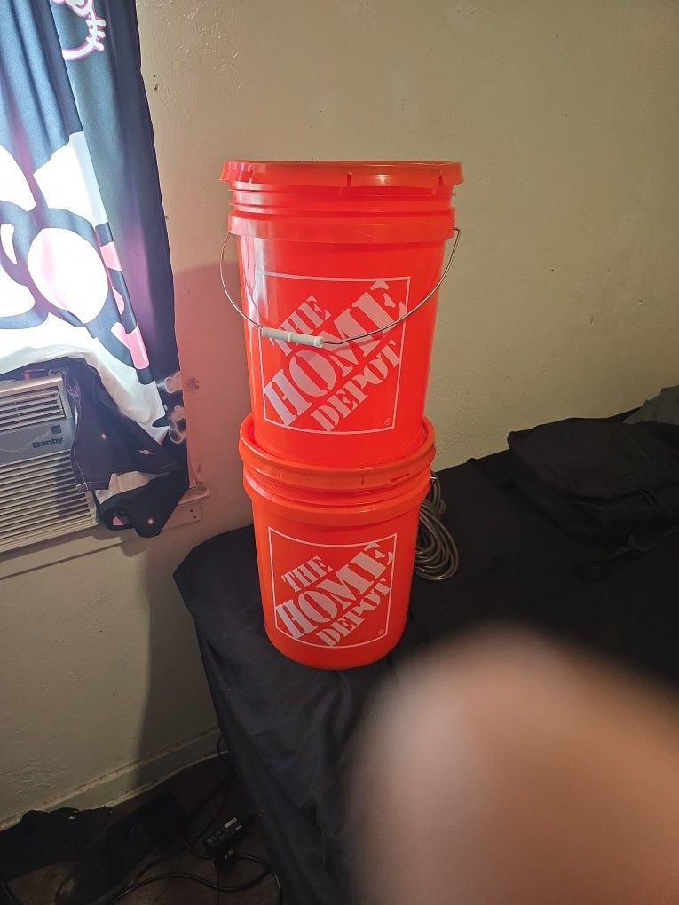 Two 5 Gallon Buckets With Lids