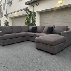 Huge Dark Grey Sectional Couch Sofa From Living Spaces In Excellent Condition- FREE DELIVERY 🚛