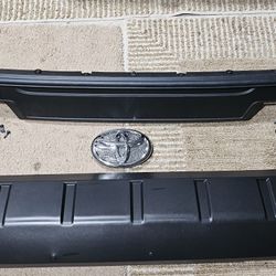 TOYOTA TUNDRA OEM PARTS