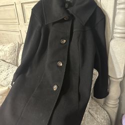 Woman’s Coat size 8 Like M-L