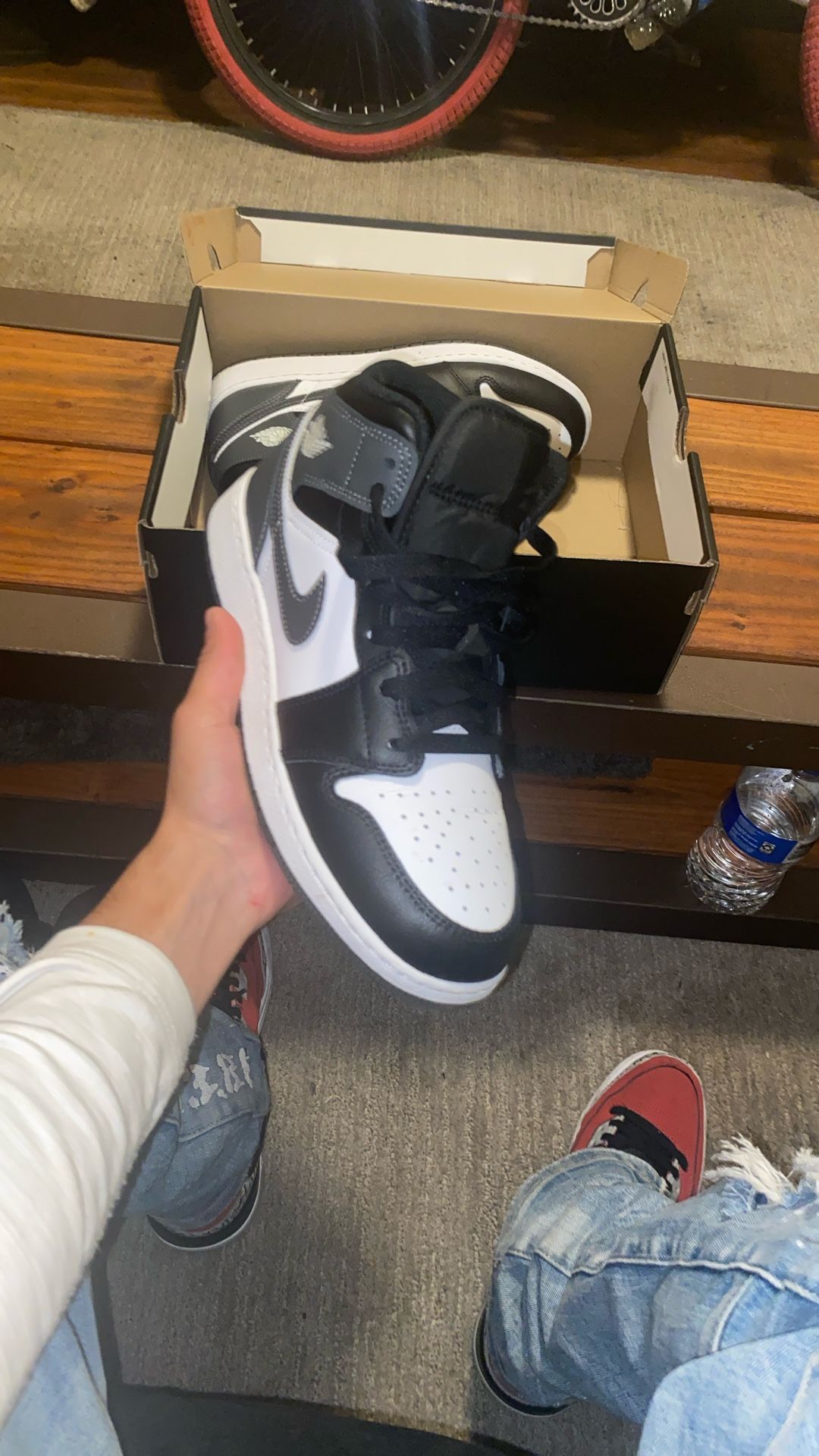 air jordan 1 mid 