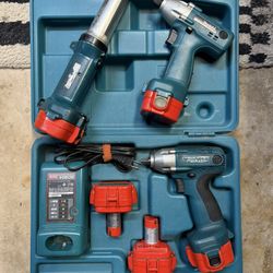 Makita Drill Driver Lot With Case and Charger