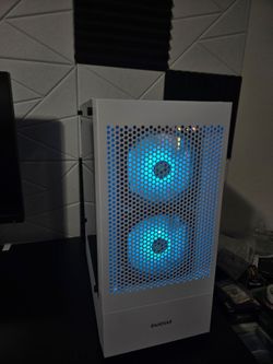 White AM5 gaming PC