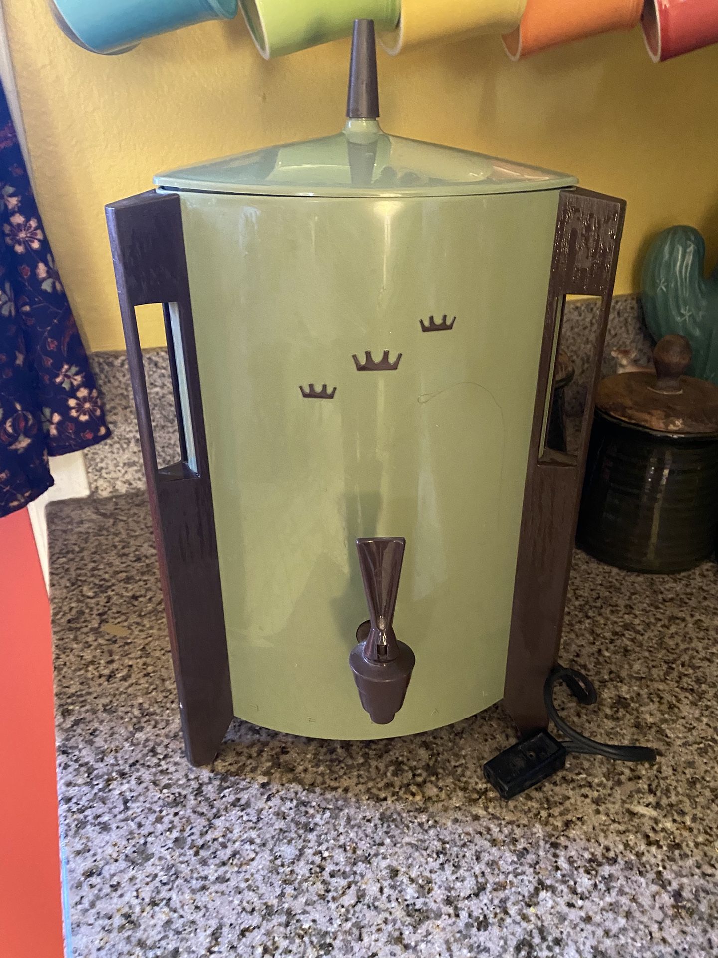Vintage 1960’s avocado Green Coffe Pot .
