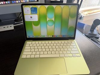 Apple MacBook Neo – 256GB – Green – Excellent Condition