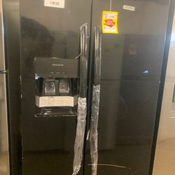 FRIGIDAIRE FRSSAB 22.3-cu ft Side-by-Side Refrigerator