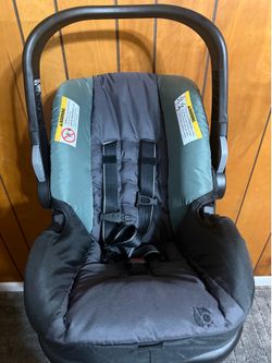 Baby Trend Car seat with base