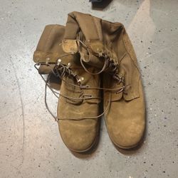 Military Boots 13 R