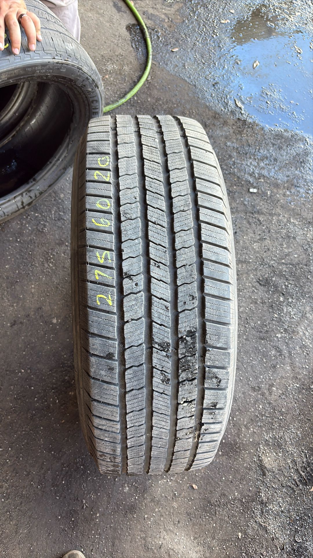 Michelin 275/60/20 Excellent Tire High Tread 