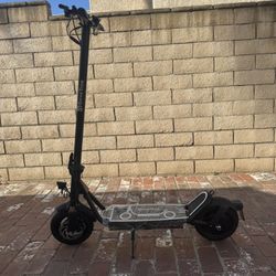 Long-lasting electric scooter