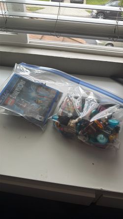 Lego Dimensions PS4, with gamepad and characters