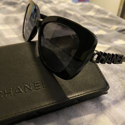 Chanel CH 5422 B C501T8 Black Dark Grey Polarized Lens Sunglasses New  Authentic for Sale in Port Richey, FL - OfferUp