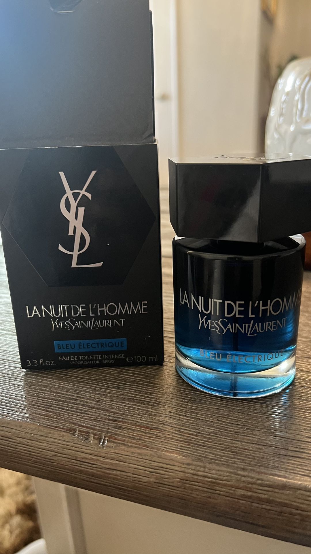 L La Nuit De L’homme Bleu Electrique (discontinued)