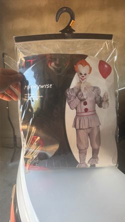 Halloween Pennywise costume adult small