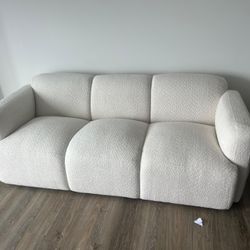 Very Confortable Sofa. New. 