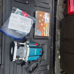 Makita rp1800 3 1/4 horse plunge router