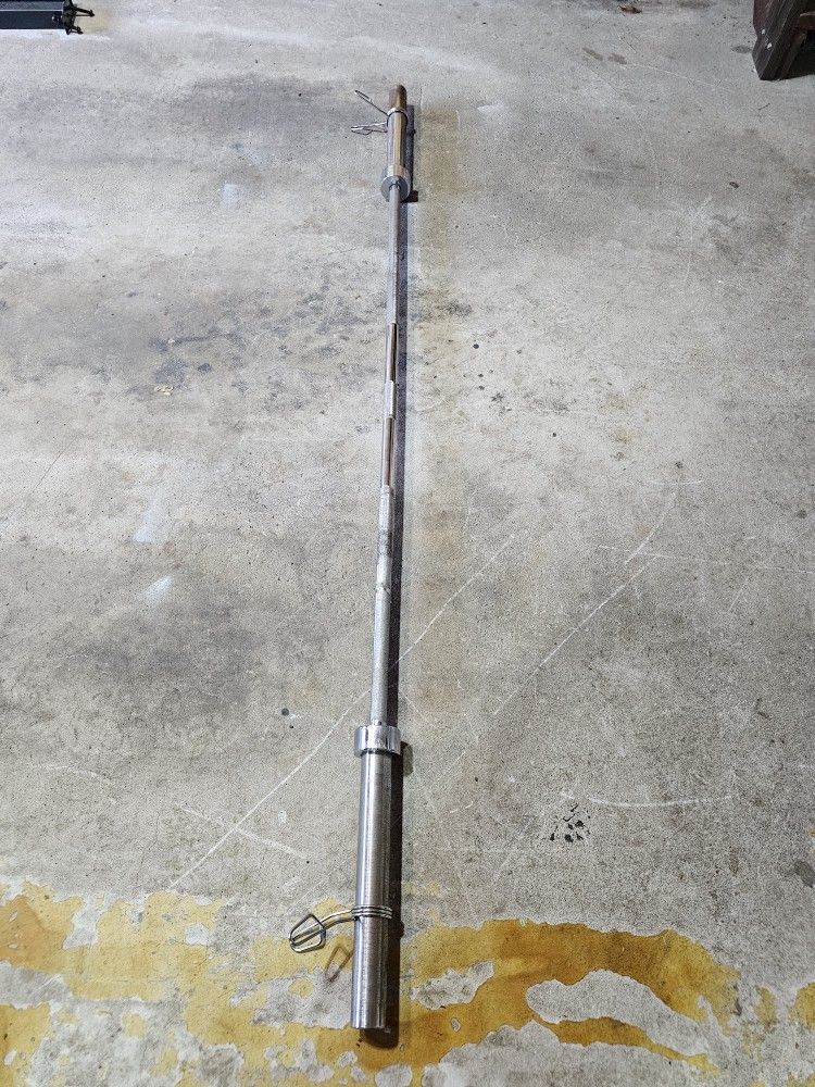 7 foot 45lbs Olympic 2" weight bar with collars