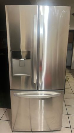 LG French Door Fridge Model LFDS22520S $350.00  OBO